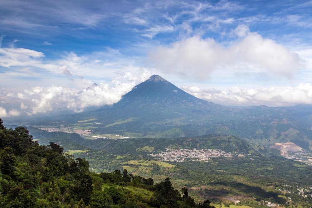 Active Volcanos of the World — stop photo 3