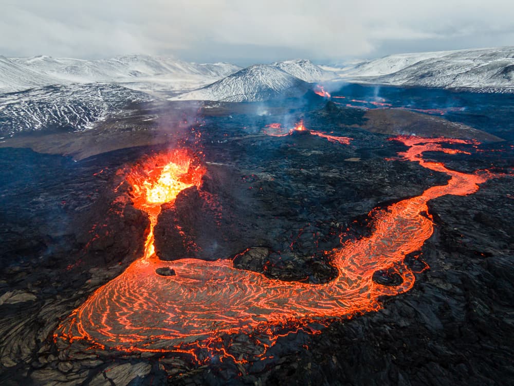 Active Volcanos of the World — stop photo 2